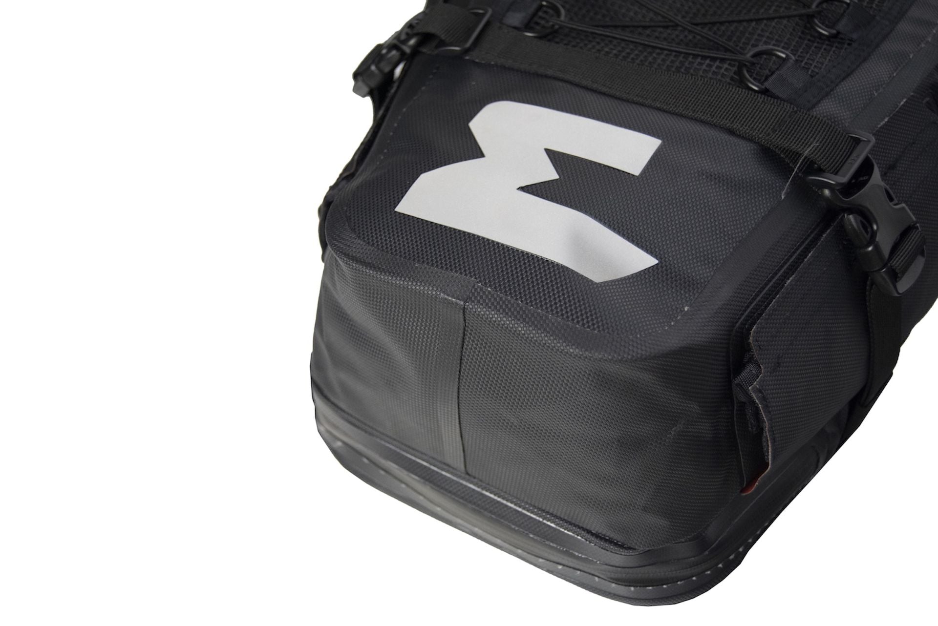 ENDURISTAN H2O バックパック 黒 25L Hurricane 25 Rucksack - Enduristan USA